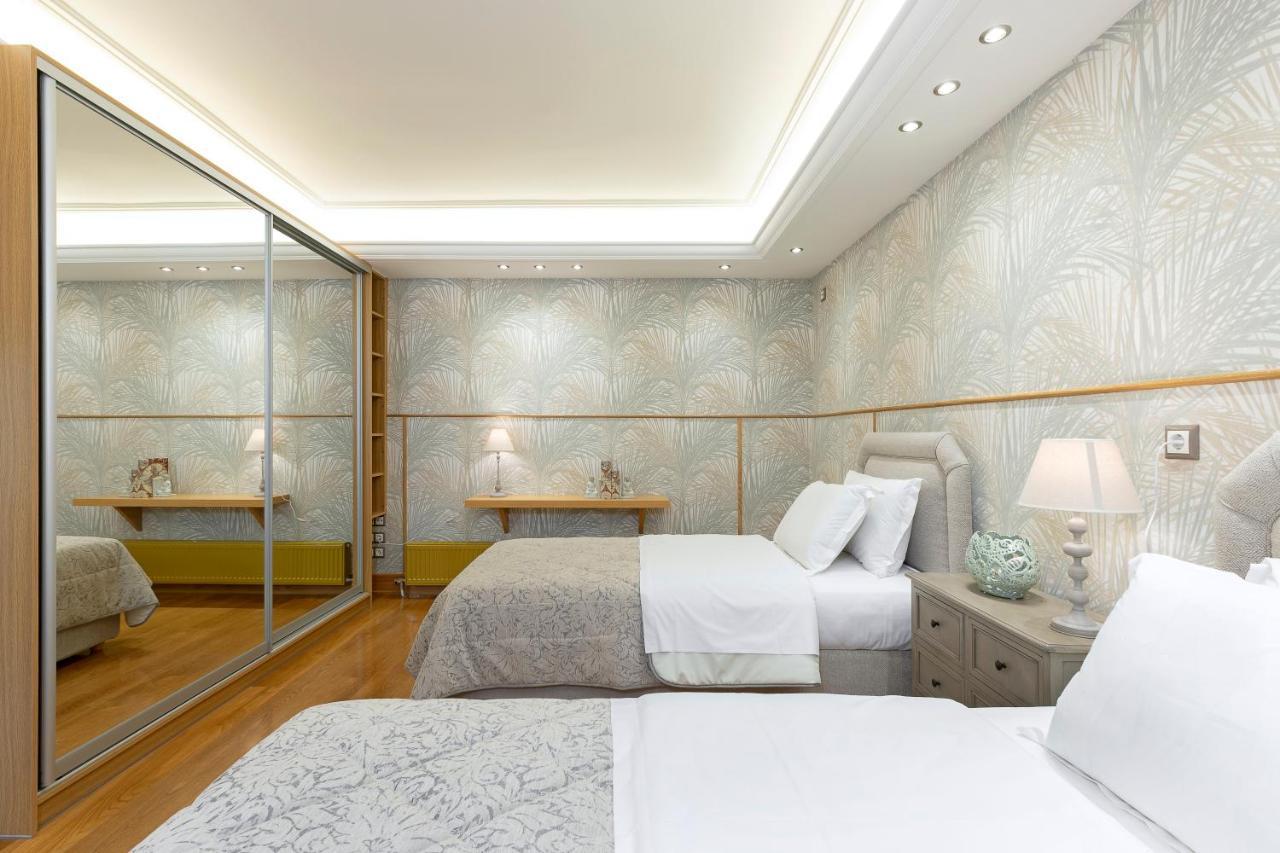 Vouliagmeni'S Elegance By Acropolis Suites Athens Exterior photo