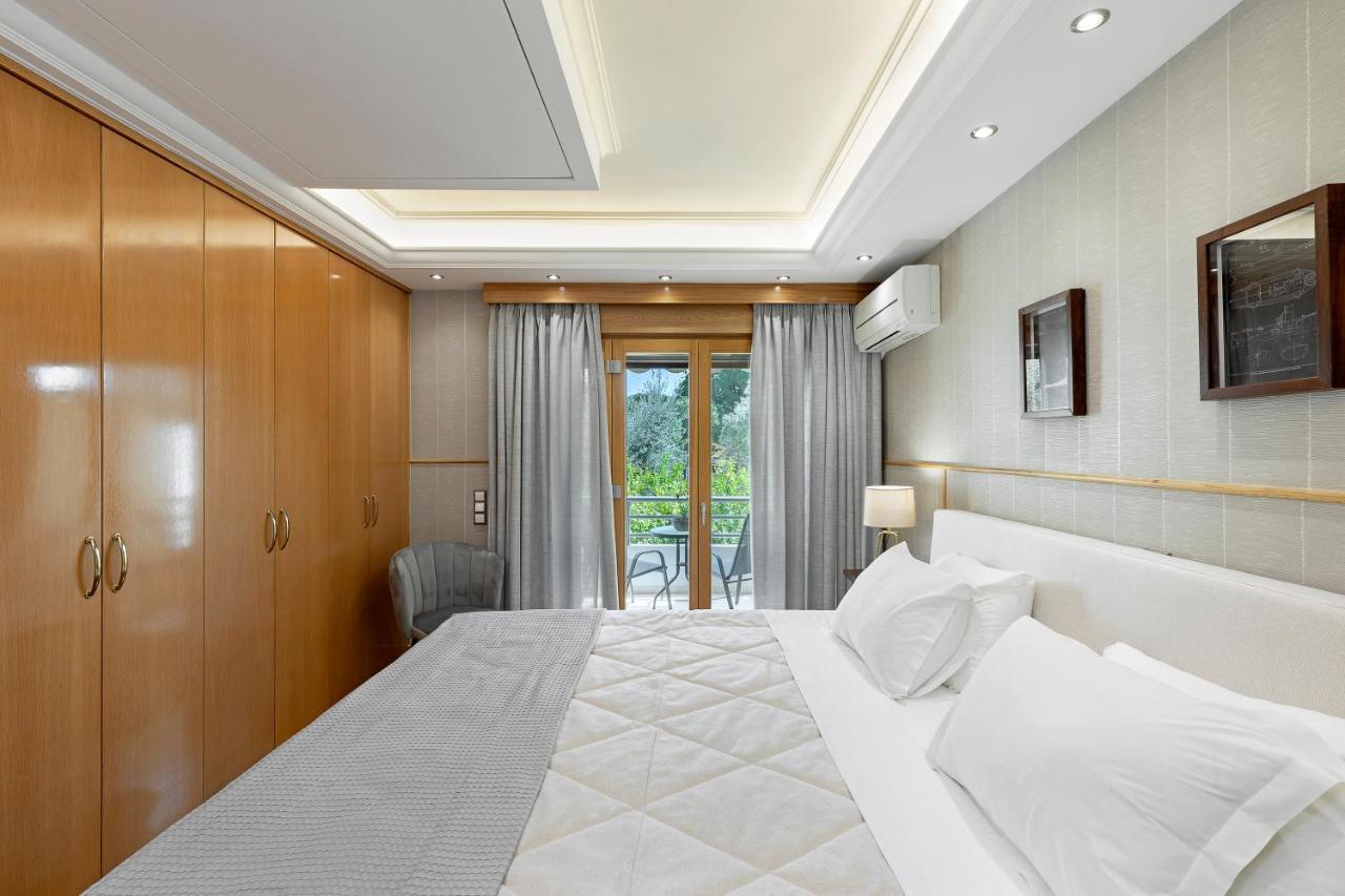 Vouliagmeni'S Elegance By Acropolis Suites Athens Exterior photo