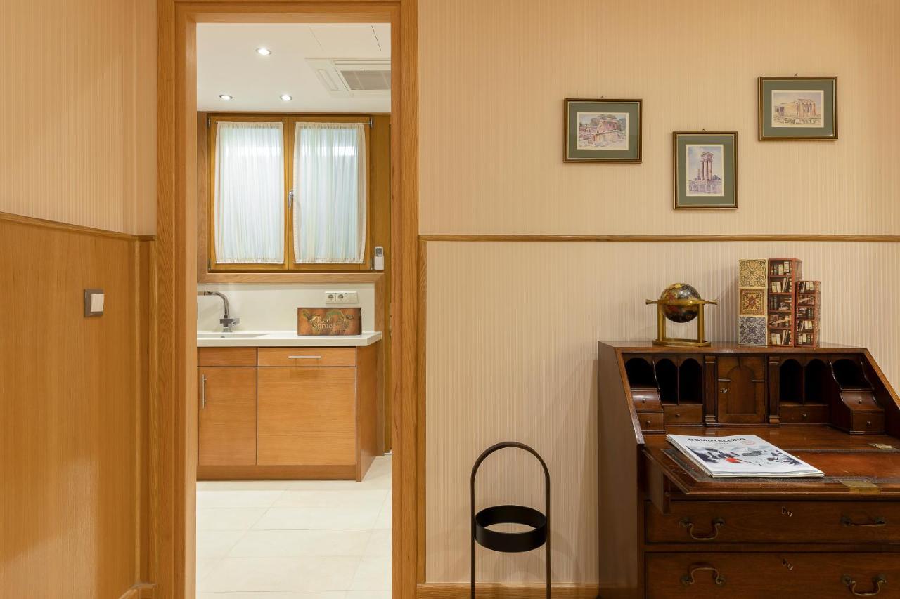 Vouliagmeni'S Elegance By Acropolis Suites Athens Exterior photo